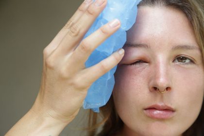 DIY Cold Compresses for Reducing Eye Inflammation