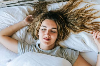 How Sleep Position Affects Wrinkles Around Eye