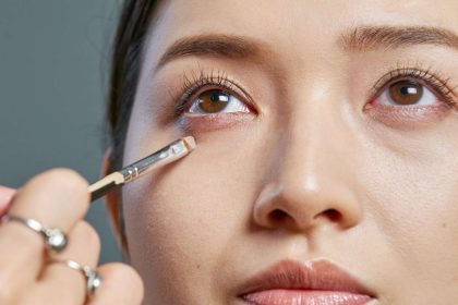 How to Choose the Right Color Corrector for Dark Circles